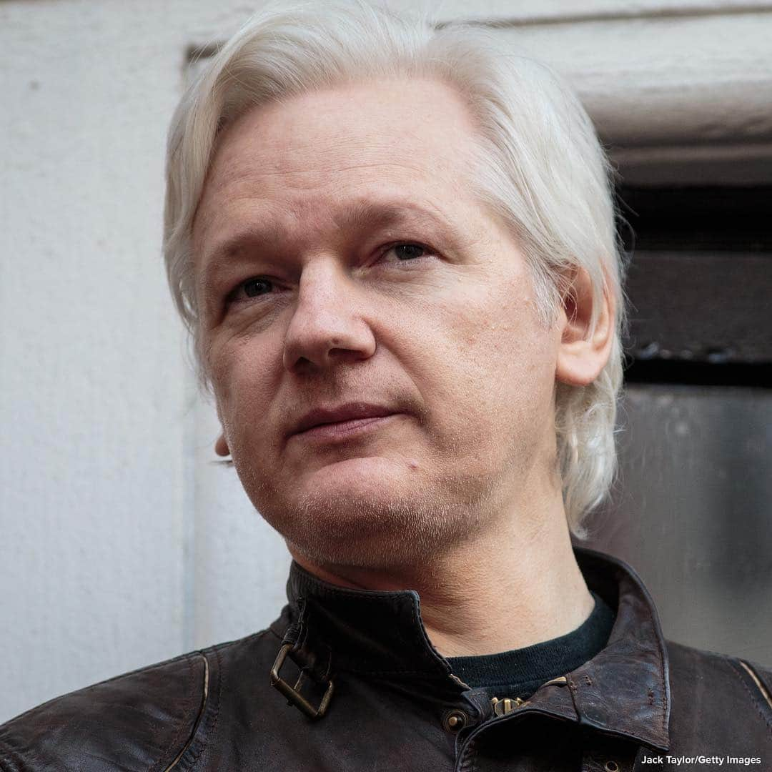 ABC Newsさんのインスタグラム写真 - (ABC NewsInstagram)「JUST IN: WikiLeaks founder Julian Assange has been arrested following the Ecuadorian government's withdrawal of asylum, London's Metropolitan Police say. #julianassange #wikileaks #arrest」4月11日 18時59分 - abcnews