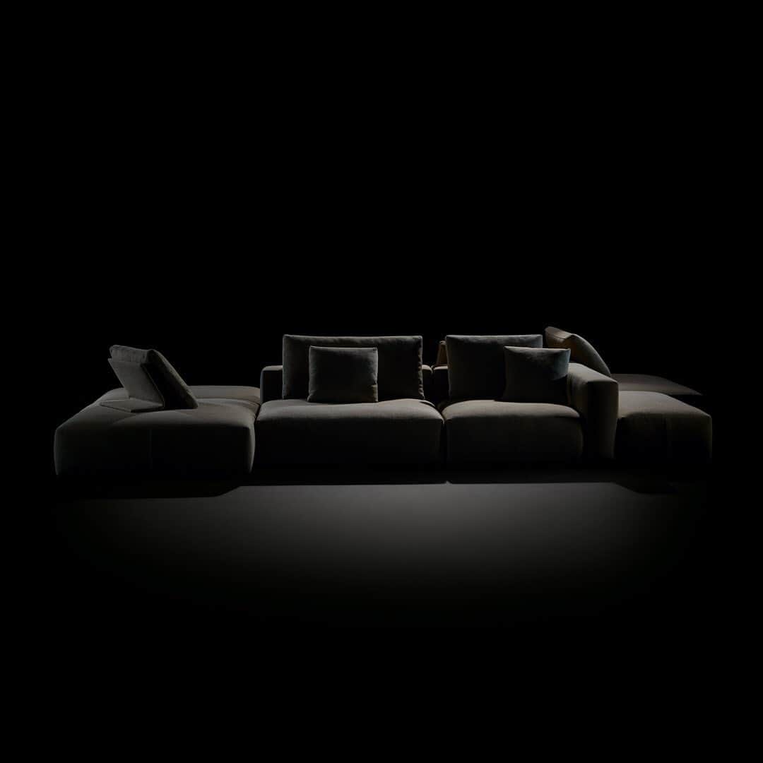 Poliform|Varennaさんのインスタグラム写真 - (Poliform|VarennaInstagram)「An unbeatable combination of absolute comfort, contemporary versatility, and timeless elegance. Westside sofa by Jean-Marie Massaud  #Poliform #madeinitaly #design #PoliformDW19 #SaloneDelMobile #SaloneDelMobile2019 #MDW2019 #MilanDesignWeek #isaloni2019 #WestsideSofa #JeanMarieMassaud @isaloniofficial」4月11日 19時00分 - poliform_official