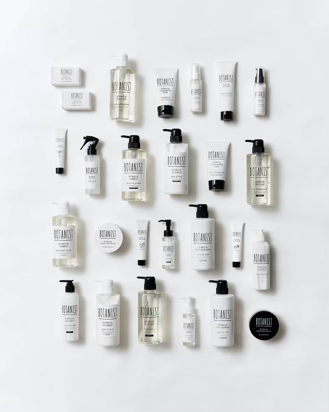 BOTANIST GLOBALさんのインスタグラム写真 - (BOTANIST GLOBALInstagram)「Hello, Canada! Things are looking up, cause BOTANIST is coming your way!  Since it’s something we use every day, we wanted to create hair and skin products that are just as gentle to you, as to the earth. Become closer to nature and experience its true powers with BOTANIST. Feel the blessings of nature upon your skin with our carefully selected plant-derived ingredients and water.  Less is more.  Strive for less and live in abundance.  Choosing only the things that makes you happy, creating your own unique lifestyle.  For living a healthier and more beautiful life with the blessings of plants. For all people, living in the now. ※Changes in sales period may vary. ⠀ Stay Simple. Live Simple. #BOTANIST」4月11日 19時03分 - botanist_global