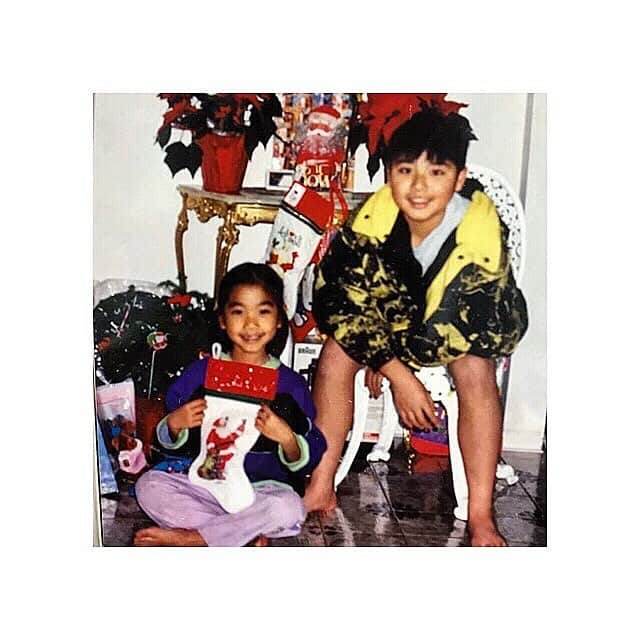 レスレイ・チアンさんのインスタグラム写真 - (レスレイ・チアンInstagram)「Happy Sibling Day, everyone! ❤️ Love you, Goh! @benji.c  #happysiblingsday #nationalsiblingday #brothersister #familyfirst #benjiandlesley」4月11日 19時04分 - lesleychianglove