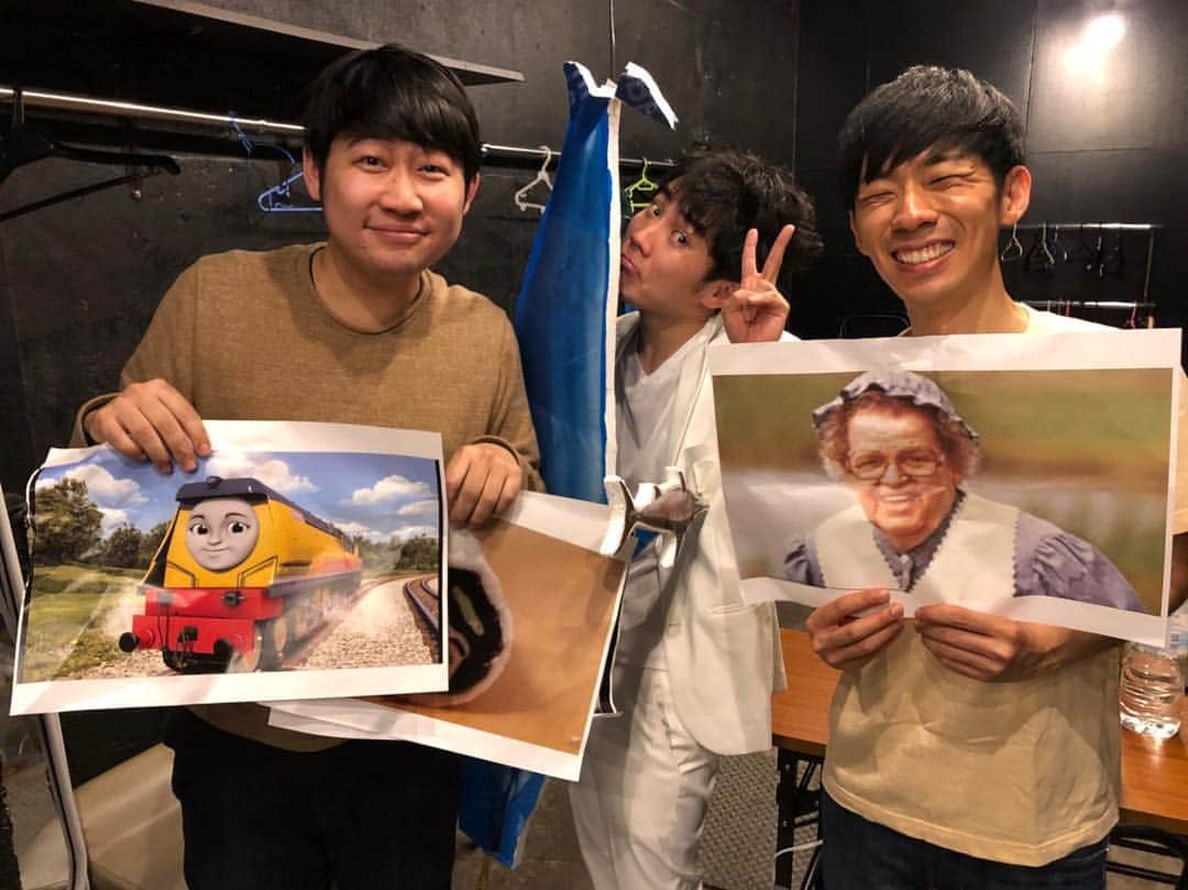 森本晋太郎さんのインスタグラム写真 - (森本晋太郎Instagram)「先日のおこたしゃべりイベント終わりの写真。 #おこたしゃべり #ランジャタイ #国崎 #日本トップクラスのクレイジー野郎 #俺と森本は合わせ鏡だよと言われた #向こうも向こうで僕のこと日本トップクラスのクレイジー野郎だと思ってたらしい #元は一人の人間だったのかもねと言われた #マジ勘弁勘弁なんですけど」4月11日 19時05分 - smnypktn