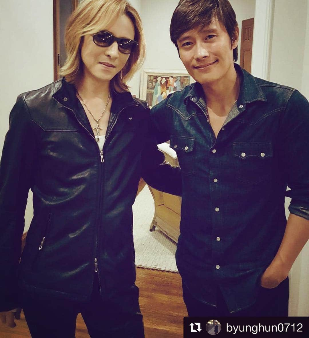 YOSHIKIさんのインスタグラム写真 - (YOSHIKIInstagram)「Thank you for your inspiration for helping those who were affected by the disaster. You are a great friend. @byunghun0712  Praying for the victims and their families of the Sokcho wildfire.  YOSHIKI」4月11日 19時09分 - yoshikiofficial