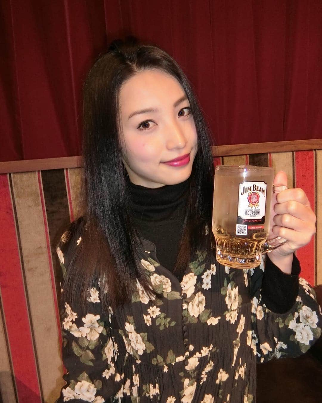 茨木菜緒さんのインスタグラム写真 - (茨木菜緒Instagram)「. 🍻💜 . ジムビーム🍻 . オリジナルジョッキにQRコードがついてるよ☺︎ 読み取ってみてね🥳💓 . #ジムビーム #jimbeam #ジムビームハイボール #qr #qrコード #highball #ハイボール」4月11日 19時12分 - kudonao2218