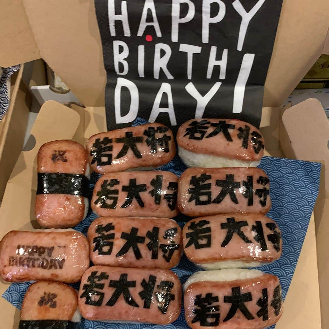 さだまさしさんのインスタグラム写真 - (さだまさしInstagram)「加山雄三さんと📸 お誕生日おめでとうございます🎉🎊 「若大将フェスティバル2019〜君にありがとう〜」出演中🎤🎶 . #加山雄三 #若大将フェスティバル  #若大将  #さだまさし  #sadamasashi」4月11日 19時50分 - sada_masashi