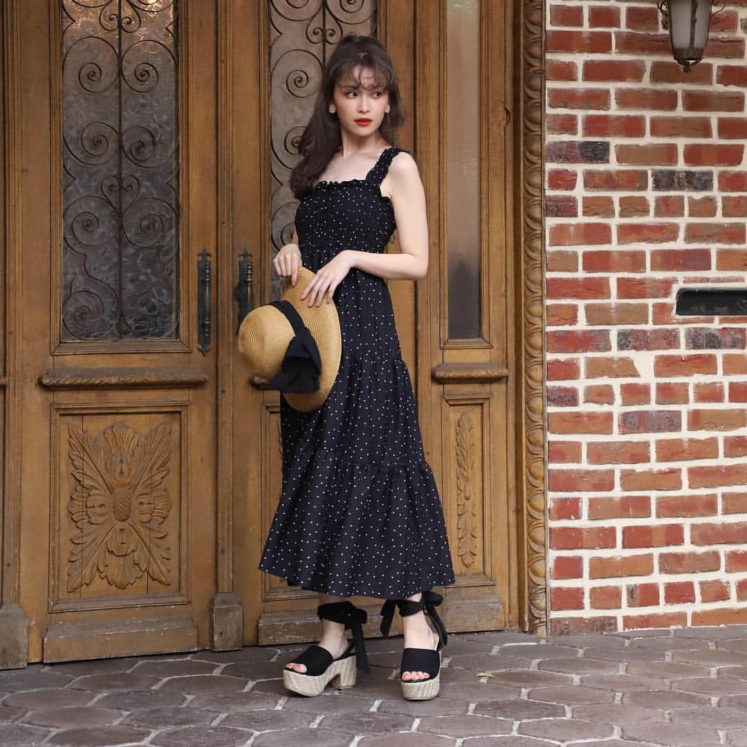 one after another NICECLAUPさんのインスタグラム写真 - (one after another NICECLAUPInstagram)「ㅤㅤㅤㅤㅤㅤㅤㅤㅤㅤㅤㅤㅤ  ㅤㅤㅤㅤㅤㅤㅤㅤㅤㅤㅤㅤㅤ 【 white&black Dress collection 】 ㅤㅤㅤㅤㅤㅤㅤㅤㅤㅤㅤㅤㅤ  little black Dress  4/11 21:00〜 online  store premium order start...❤︎ ㅤㅤㅤㅤㅤㅤㅤㅤㅤㅤㅤㅤㅤ  4/12(fri.) premium order start...❤︎ ㅤㅤㅤㅤㅤㅤㅤㅤㅤㅤㅤㅤㅤ  細は﻿﻿﻿﻿﻿ 公式通販サイトにて公開☺︎﻿﻿﻿﻿﻿﻿﻿ ㅤㅤㅤㅤㅤㅤㅤㅤㅤㅤㅤㅤㅤ﻿﻿﻿﻿﻿﻿﻿﻿﻿ ﻿﻿﻿﻿﻿﻿﻿﻿﻿﻿﻿﻿﻿﻿ ㅤㅤㅤㅤㅤㅤㅤㅤㅤㅤㅤㅤㅤ﻿﻿﻿﻿﻿﻿﻿﻿﻿﻿﻿ プロフィール欄のURLから❤︎﻿﻿﻿﻿﻿﻿﻿﻿﻿﻿﻿﻿﻿﻿﻿﻿﻿﻿﻿ @niceclaup_official_﻿﻿﻿﻿﻿﻿﻿﻿﻿﻿﻿﻿﻿ ㅤㅤㅤㅤㅤㅤㅤㅤㅤㅤㅤㅤㅤ﻿﻿﻿﻿﻿﻿﻿﻿﻿﻿﻿﻿﻿ ﻿﻿ㅤㅤㅤㅤㅤㅤㅤㅤㅤㅤㅤㅤㅤ﻿﻿﻿﻿﻿﻿﻿﻿﻿﻿﻿ ﻿﻿﻿﻿﻿﻿﻿﻿﻿﻿﻿ #niceclaup #niceclaup_ootd #niceclaup_2019ss #ootd #2019ss #fashion ﻿#ONEPIECE #ワンピース #ナイスクラップのpremiumorder  ㅤㅤㅤㅤㅤㅤㅤㅤㅤㅤㅤㅤㅤ」4月11日 20時25分 - niceclaup_official_