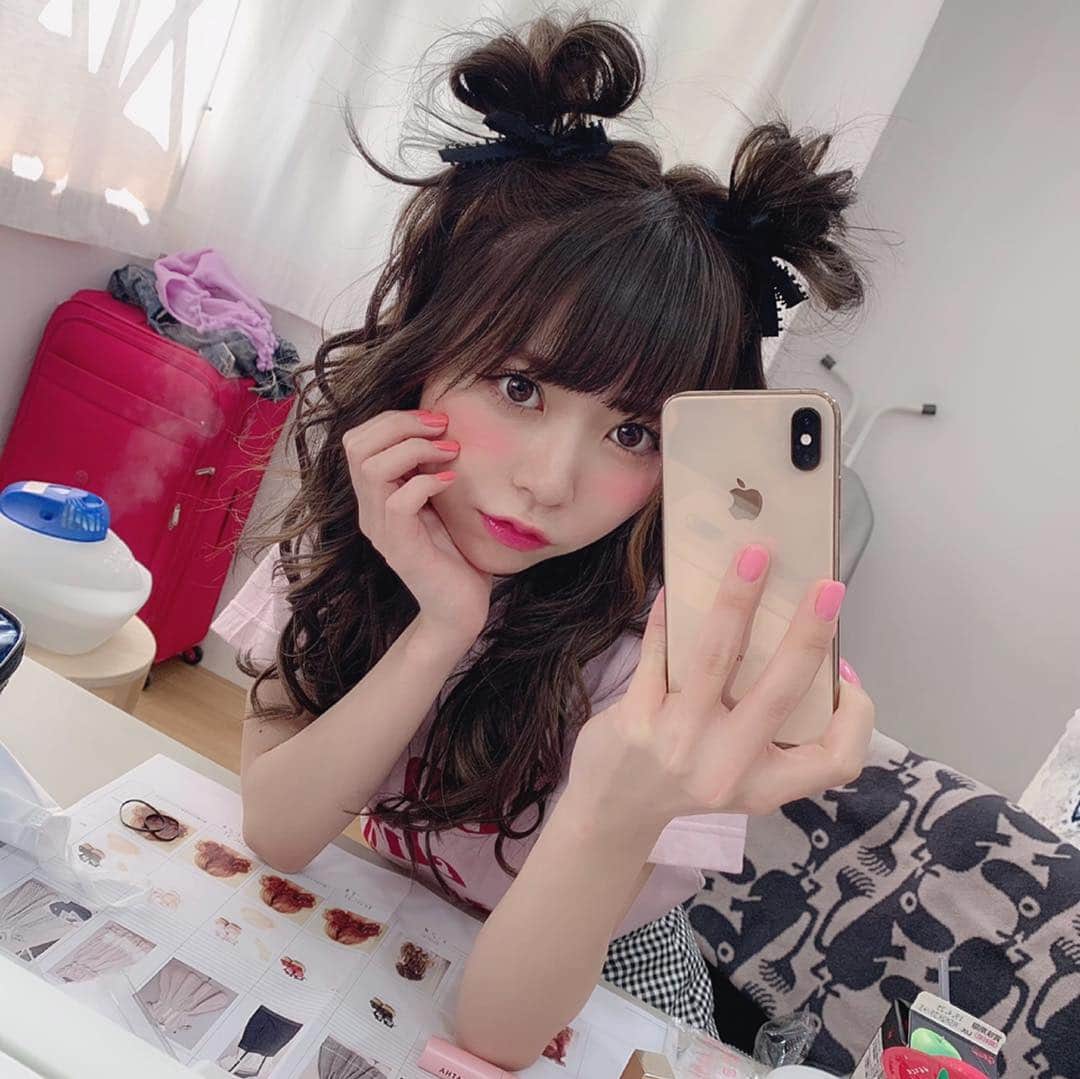 楠ろあさんのインスタグラム写真 - (楠ろあInstagram)「AnkRouge 2019 S/Sの撮影でした🍓🍓🍓 ・ 大好きなAnkRougeさんの撮影でとっても楽しかった(  i꒳​i ) 今期本当に本当に可愛い！ 5/9 12:00~公式通販サイトAilandで公開されますお楽しみに💗 ・ ・ #AnkRouge」4月11日 20時26分 - roa.k6