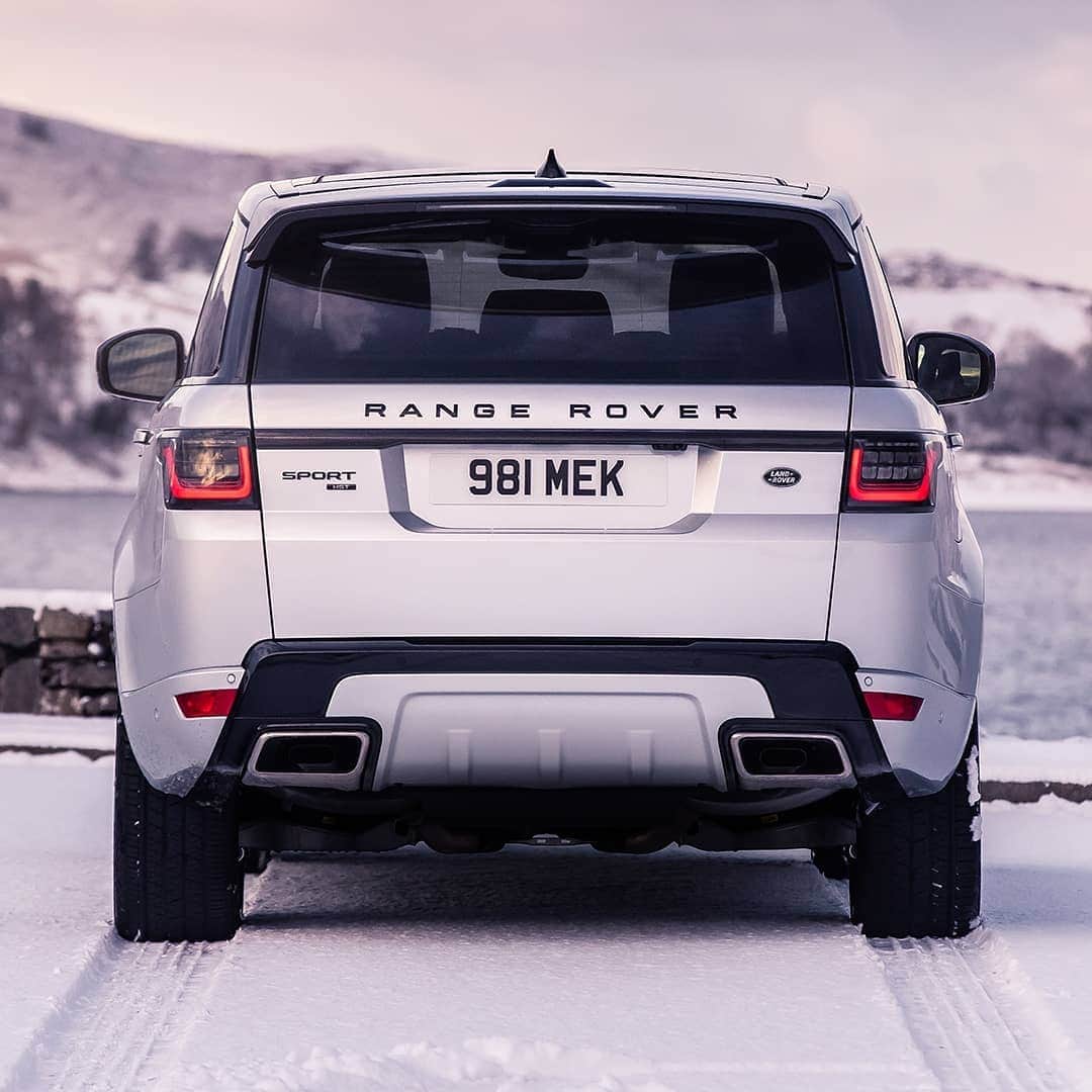 Land Roverさんのインスタグラム写真 - (Land RoverInstagram)「Park up and soak in the details. It’s a thing of beauty isn’t it? Search “Range Rover Sport configurator” to design yours now.  #LandRover #RangeRoverSport #4x4 #Adventure #Carsofinstagram #Instacar #Design #SUV #CarLifestyle #LandRover #Offroad #Offroading #Cars #Car #RangeRover #Technology #Hybrid #Electric #MHEV」4月11日 20時42分 - landrover