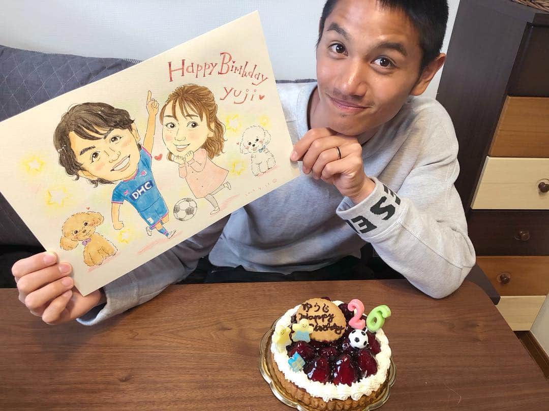 高城亜樹さんのインスタグラム写真 - (高城亜樹Instagram)「* お誕生日おめでとう🎂🎉 当日一緒にお祝い出来て良かった🥰 素敵な26歳を過ごしてね✨🌸 イラストは親戚のお姉さんが 描いてくれました💓 @ekakiya5 . #高橋祐治 #hbd #26th #髪長い方が好きなのでオーダーは前の写真で」4月11日 20時49分 - akiii_takajo