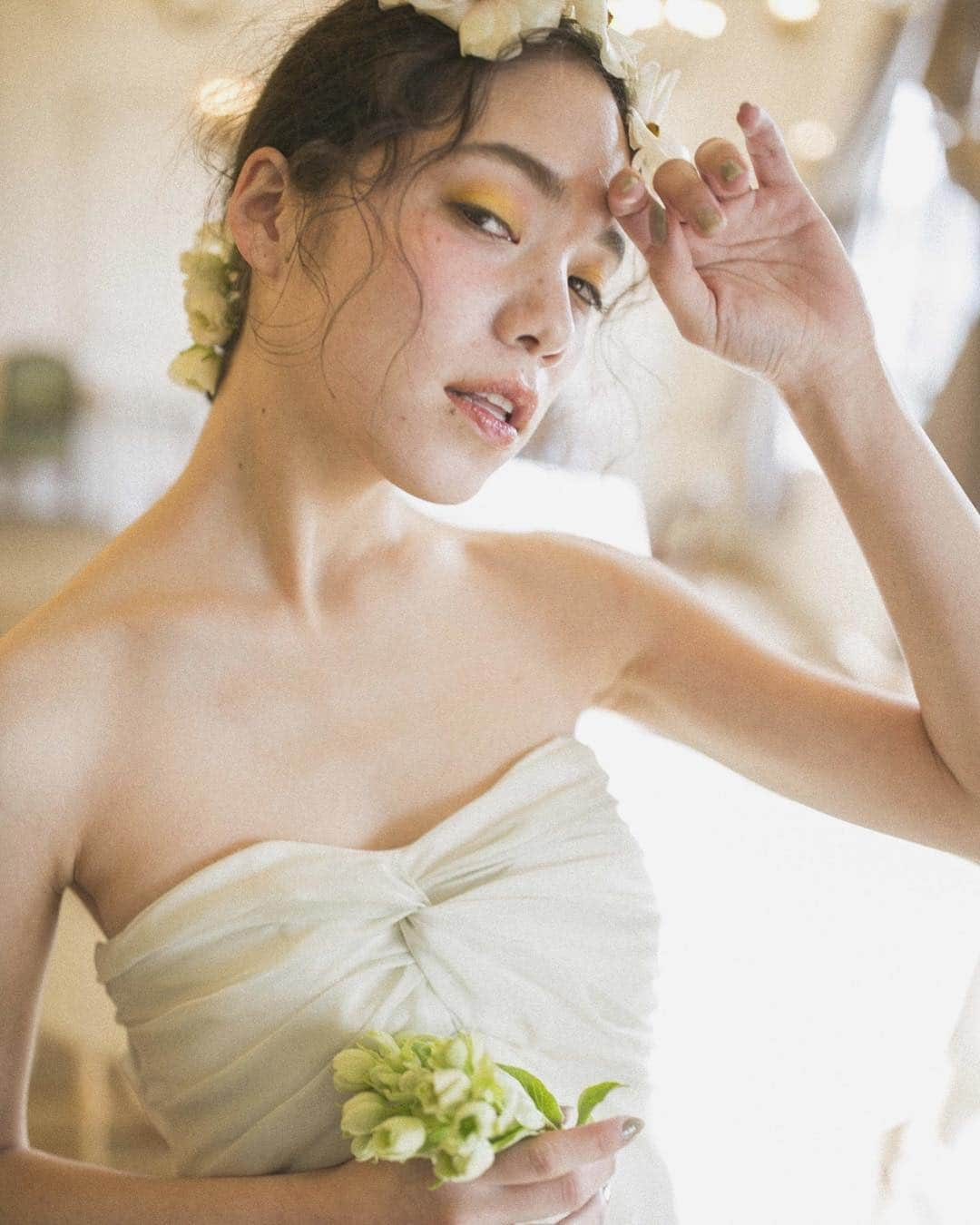 河野麻里さんのインスタグラム写真 - (河野麻里Instagram)「* * 4月14日(sun) @tailleur_mariage  アトリエにて wedding fairを開催致します✨ この機会に 是非 @tailleur_mariage に 足をお運びください✨ * * @aedam.photo  の ステキなdressも展示します✨ ご来場者さまには 無料にて ・dress試着 ・hair arrange ・ポイントメイクアドバイス させて頂きます✨ * * 興味のある方は @tailleur_mariage  ダイレクトまで お問い合わせ下さい✨ * * #マリhair #浜松市」4月11日 21時25分 - brillantmari