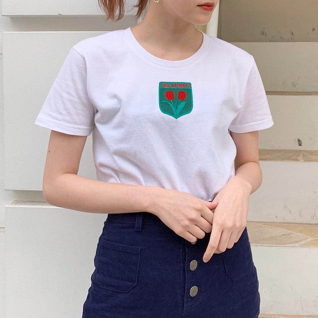 Aymmy in the batty girlsのインスタグラム：「【4月12日(金)発売】﻿﻿ ﻿﻿ TULIP EMBLEM TEE﻿﻿ ¥7,560(taxin)﻿﻿ (Mサイズ着用)﻿ ﻿ FOREST コーデュロイベルボトム﻿ ¥15,120→¥7,560(taxin)﻿ (Mサイズ着用)﻿ ﻿ staff 158cm﻿ ﻿﻿ #aymmy #battygarage ﻿﻿﻿﻿﻿ #aymmyinthebattygirls ﻿﻿﻿﻿﻿ #エイミー #原宿 #Tシャツ﻿﻿ #チビT #チューリップ ﻿ #ベルボトム#コーデュロイ#セール﻿ #ボトムス」