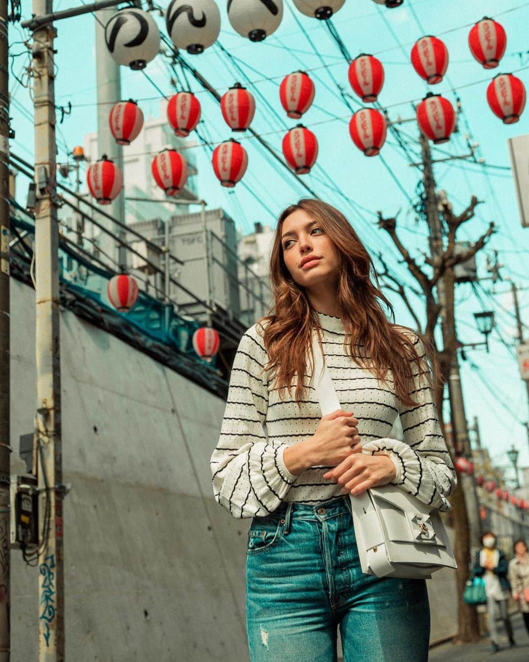 セリーヌ・ファラクさんのインスタグラム写真 - (セリーヌ・ファラクInstagram)「Always on an adventure with @camuran 📸 - I miss walking the streets of 🇯🇵 ❤️」4月11日 21時22分 - celinefarach