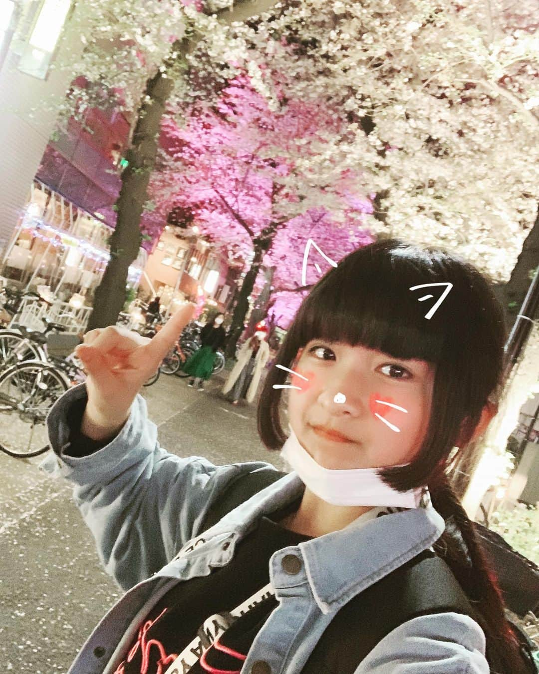 りりりさんのインスタグラム写真 - (りりりInstagram)「今年はお花見いけんかったけど、この前練習終わりに綺麗な🌸見れて幸せな気持ちになりました✌️ ・ ・ #りりり #桜 #綺麗 #幸せ #実力テスト終わったよー」4月11日 21時27分 - ririri1116