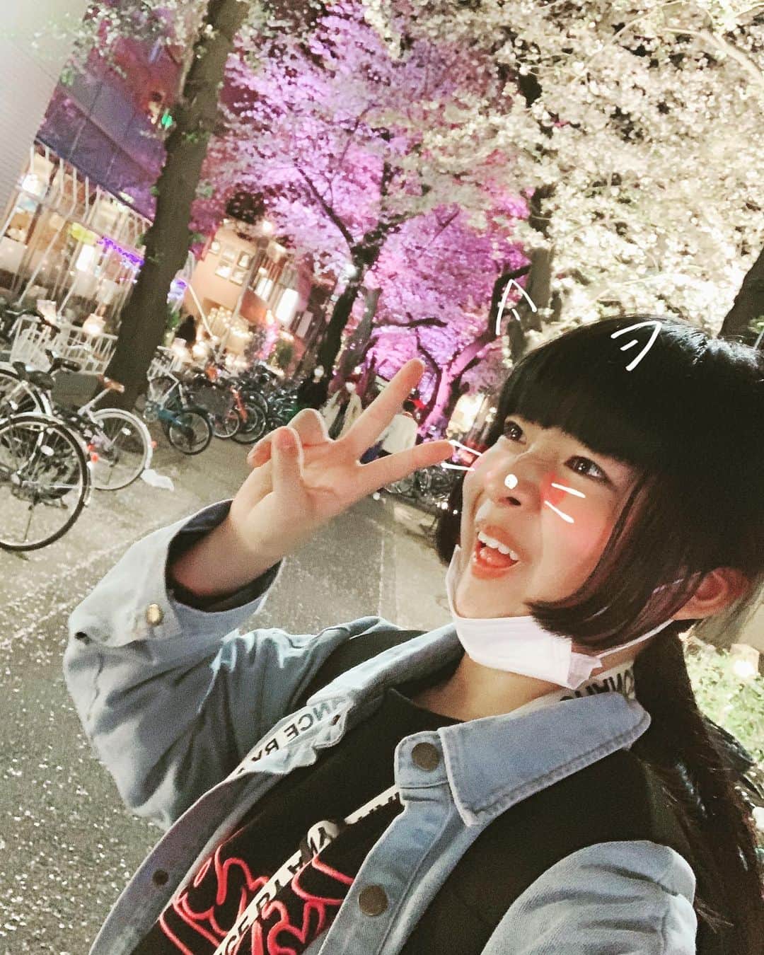 りりりさんのインスタグラム写真 - (りりりInstagram)「今年はお花見いけんかったけど、この前練習終わりに綺麗な🌸見れて幸せな気持ちになりました✌️ ・ ・ #りりり #桜 #綺麗 #幸せ #実力テスト終わったよー」4月11日 21時27分 - ririri1116