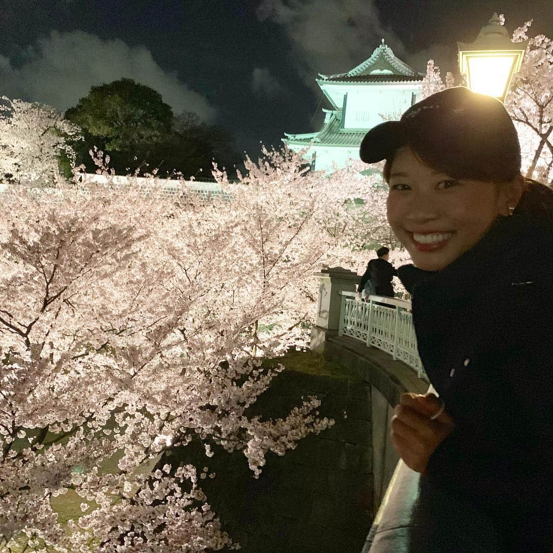 河谷麻瑚さんのインスタグラム写真 - (河谷麻瑚Instagram)「夜桜🌸💓 . . #金沢城#金沢城公園#石川門#石川橋#兼六園#夜桜#桜#花見#間に合った #石川テレビ#アナウンサー#河谷麻瑚」4月11日 21時50分 - makokawatani