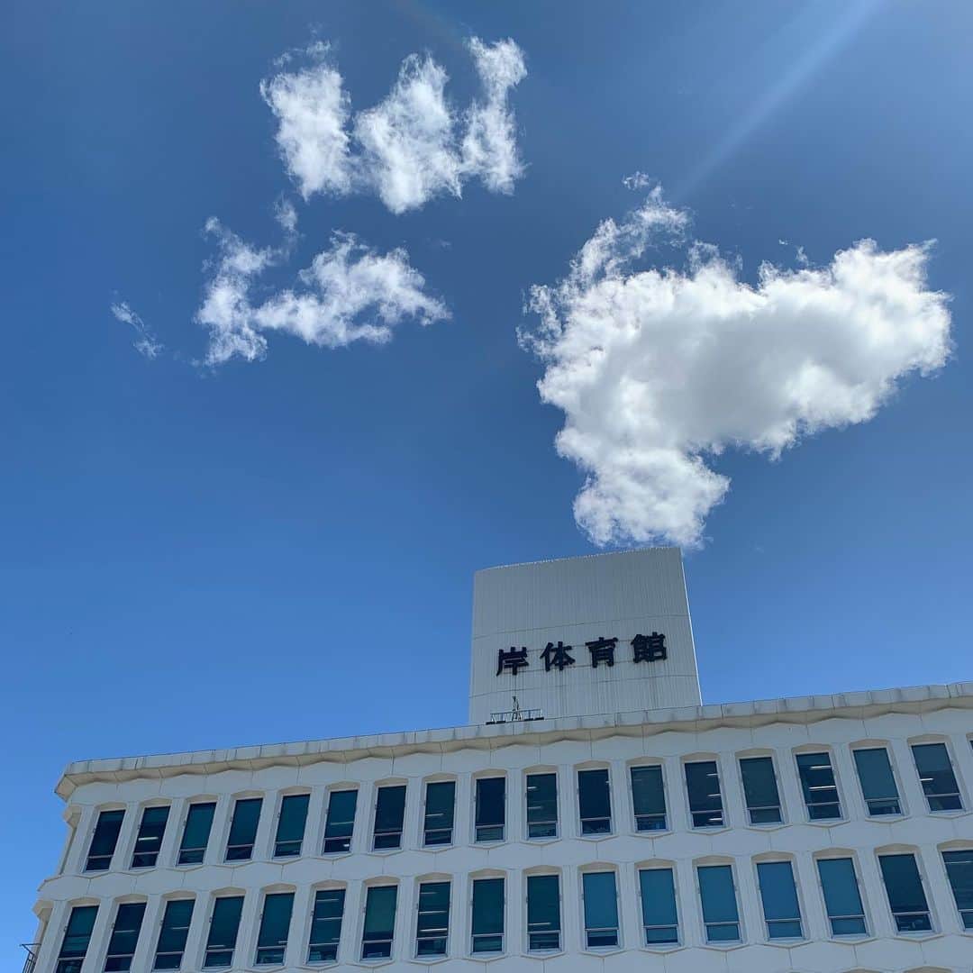 のインスタグラム：「もうすぐ移転。 #岸記念体育会館 #JOC #55yearsold #JOM」