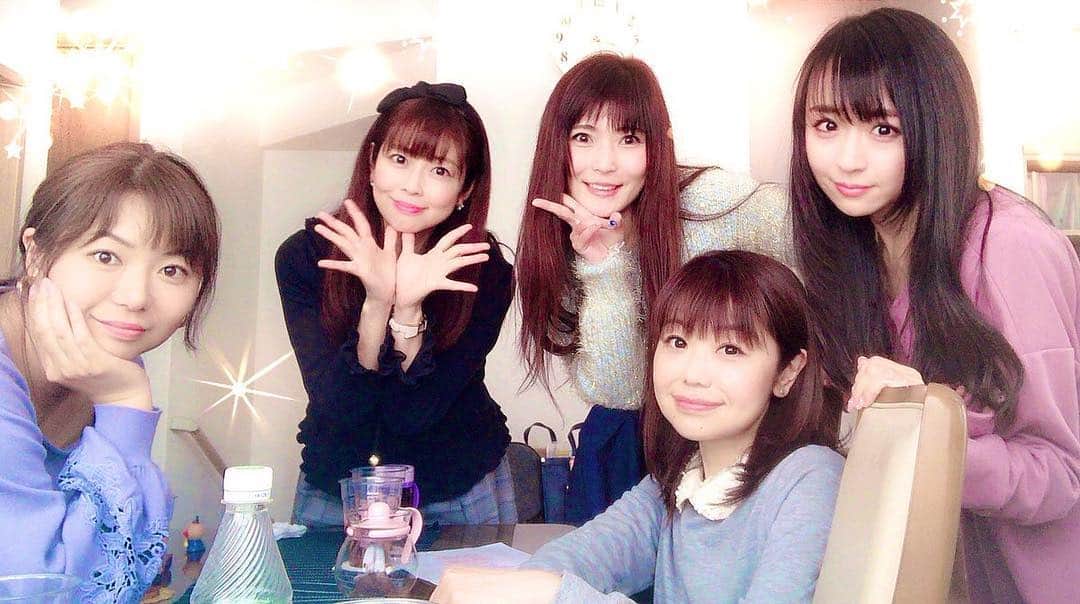 久保亜沙香さんのインスタグラム写真 - (久保亜沙香Instagram)「リハーサル中だよ♫ 🎤ライブ「Merry-go-round Vol.2」 @高田馬場 音部屋スクエア  4月14日(日)11:30 Open/11:50 Start  出演：森下純菜/水野愛日/久保亜沙香/中川雅子/秋野ひとみ/puppy love  予約4000円/当日4500円(D別) ソロ、ユニット、コラボタイム❤️ Web予約受付中‼️ https://t.co/OnMhfxn9IJ」4月11日 22時01分 - asaka_kubo