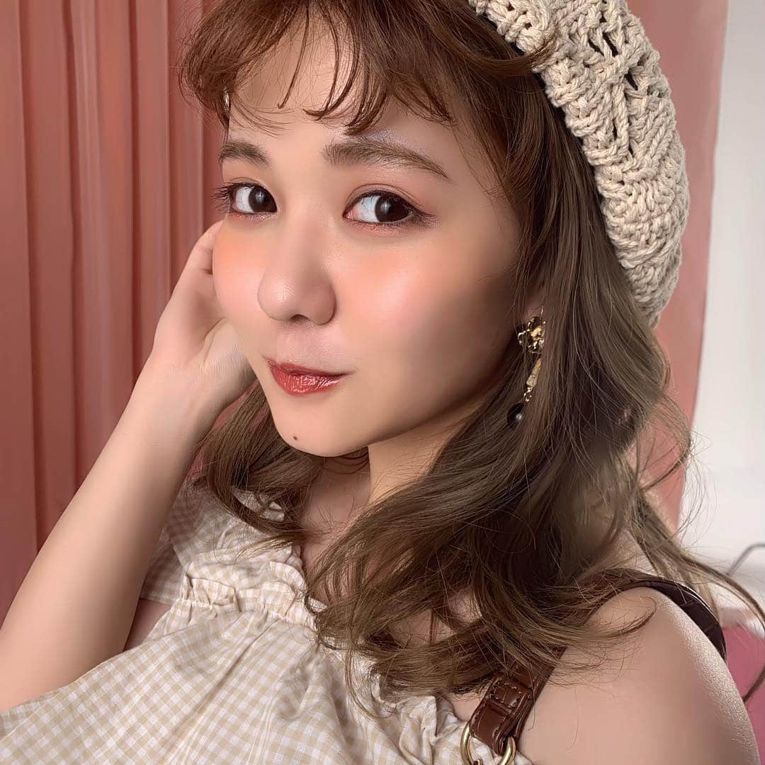 高橋有紀のインスタグラム：「現場でいつも楽しい！！といいながら撮影してくれるノアちゃんのおかげで、いつも楽しい❤︎撮影中にしてたノアちゃんのtiktokで全部お洋服みれる&wegoマンスリーお楽しみに❤︎ #osakana_yuki #佐藤ノア #wego」
