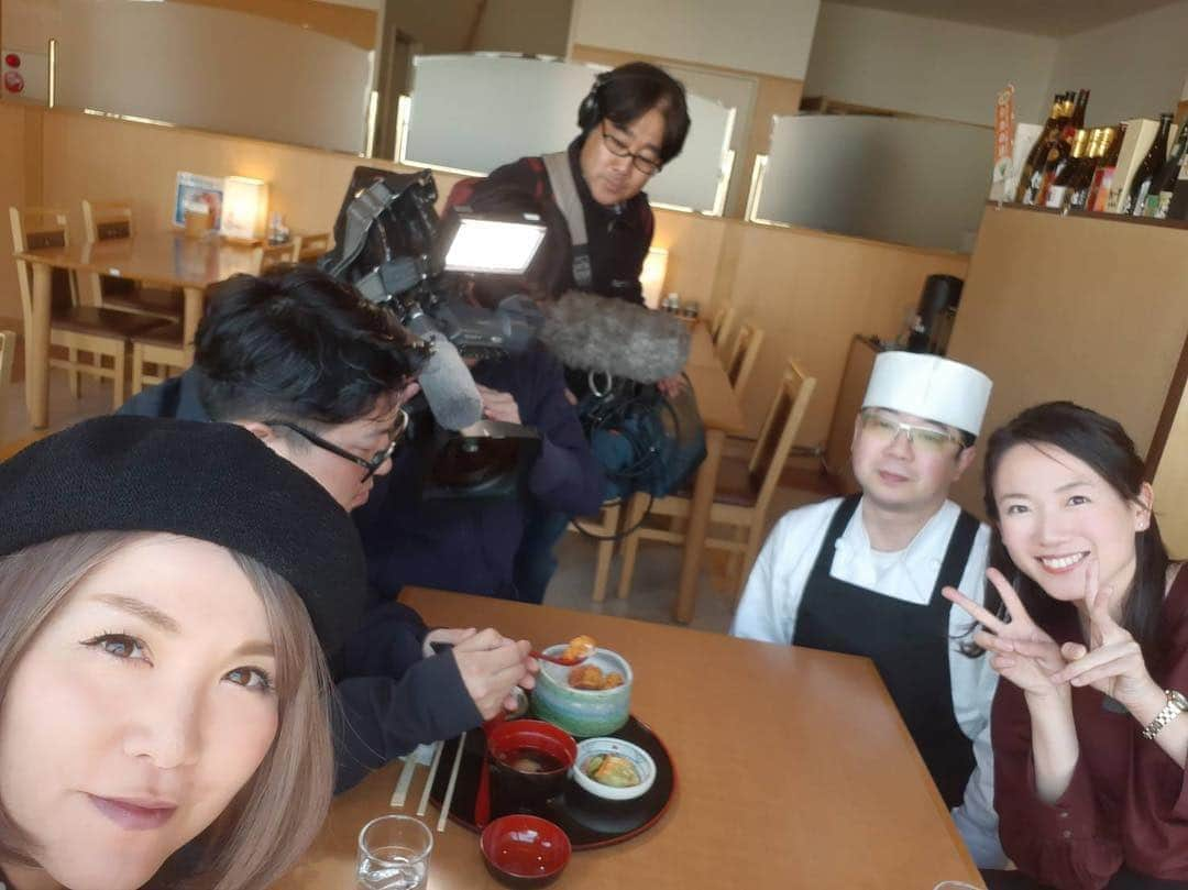 北海道放送「今日ドキッ!」さんのインスタグラム写真 - (北海道放送「今日ドキッ!」Instagram)「#金城茉里奈 です🎶  ひさびさに #小橋亜樹 さんと #週末ぶらりサーチ のロケに行ってきました〜😊 場所は #新ひだか町 です！来週金曜オンエアです✌️ 目の前にあるのは、、、#ウニ ー♡  #今日ドキッ！」4月11日 21時54分 - hbc_kyodoki