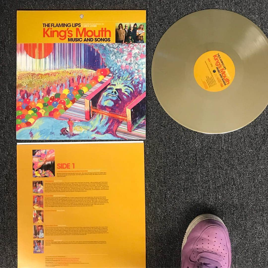 ウェイン・コインさんのインスタグラム写真 - (ウェイン・コインInstagram)「Yesssss!!! King’s Mouth Gold Vinyl @recordstoredayus ⭐️⭐️⭐️⭐️⭐️⭐️⭐️⭐️⭐️⭐️⭐️⭐️⭐️⭐️⭐️⭐️⭐️⭐️」4月11日 21時56分 - waynecoyne5