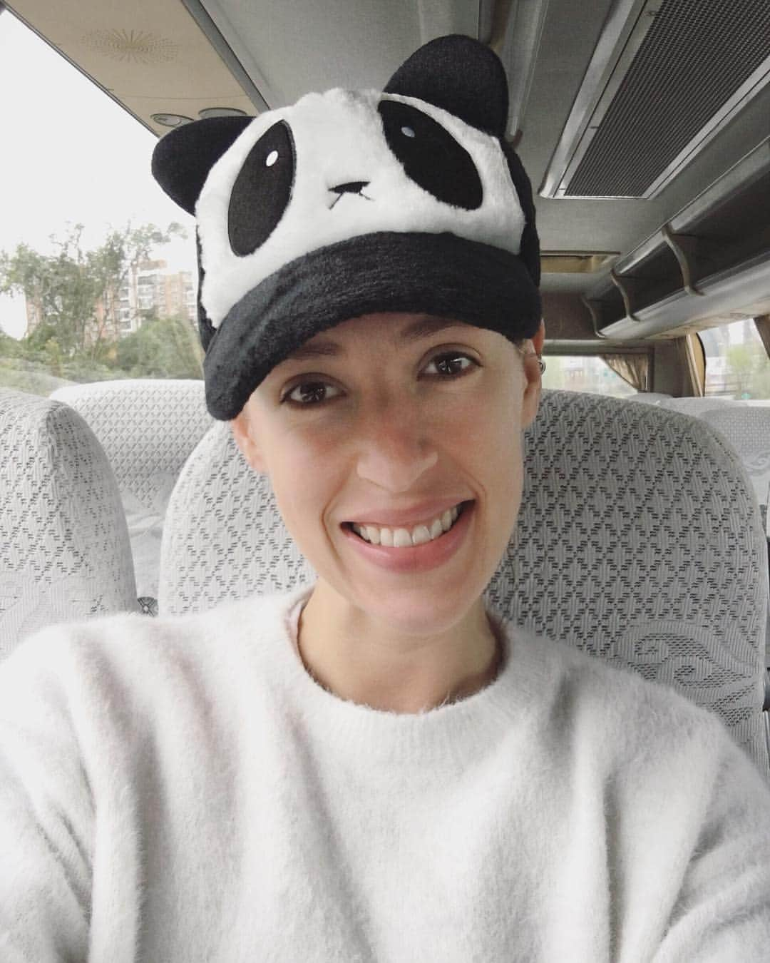 ケリー・ハーリーのインスタグラム：「Panda. I got broads in Atlanta? 🐼」