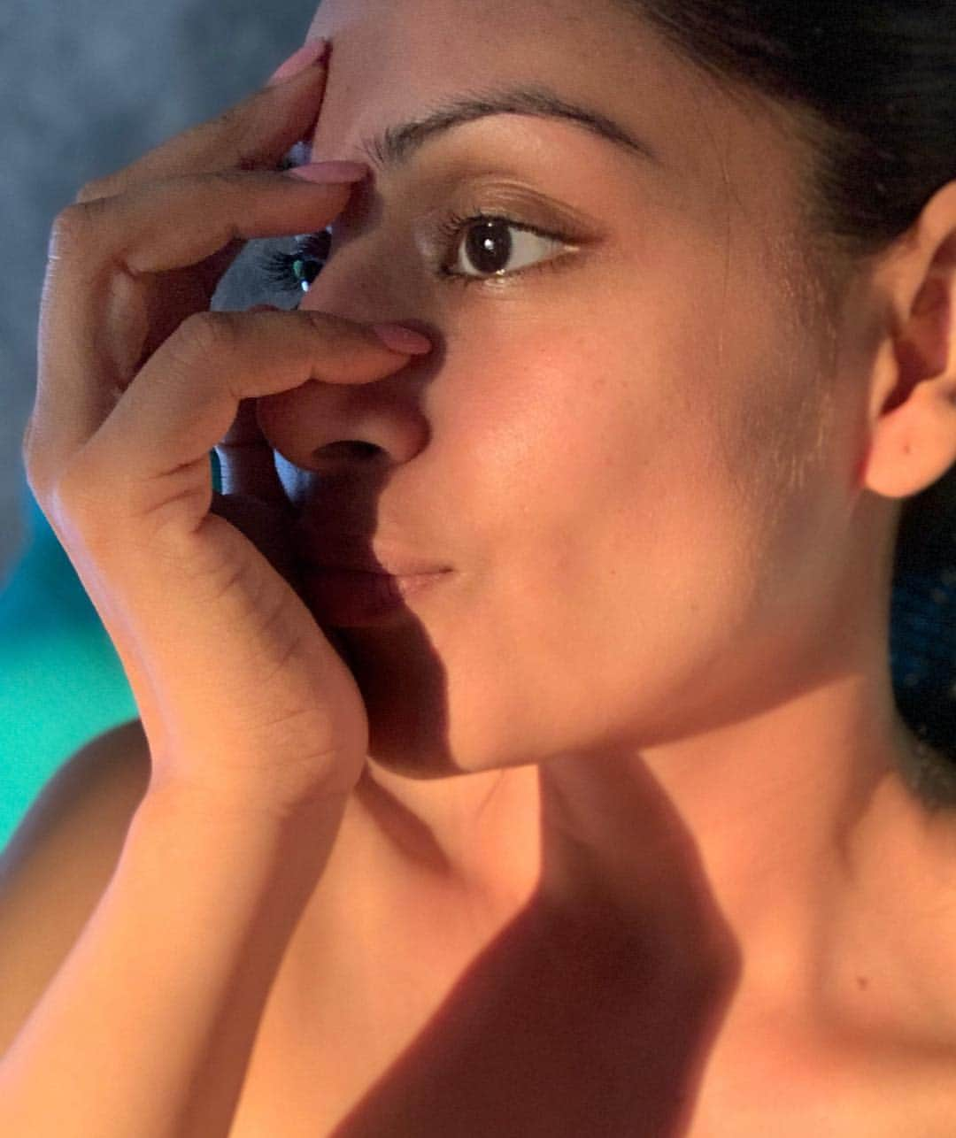 ビパシャ・バスーさんのインスタグラム写真 - (ビパシャ・バスーInstagram)「In my skin... Skin is a beautiful thing, wear it beautifully . Love the skin you are in❤️ #loveyourself #shotoniphonexsmax」4月11日 22時18分 - bipashabasu