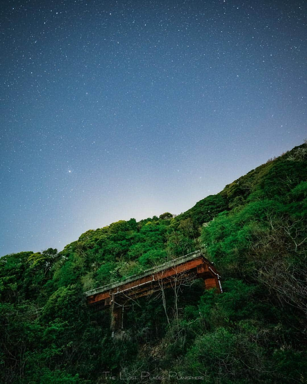 啝 （わ）さんのインスタグラム写真 - (啝 （わ）Instagram)「stargazer's bridge 𓆲 𓆲 𓆲 #廃墟 #Abandoned #AbandoniG #allabandoned #abandonedworld #Abandonedafterdark #abandoned_addiction #abandoned_greece #abandon_seekers_ #Abandoned_Excellence #abandonedcentral #beAlpha #discarded_butnot_forgotten #DECAY_iLLife #desertedplaces #ethereal_moods #grime_nation #grime_reapers #GoTrespassing #ig_urbex #Itsabandoned #KINGS_ABANDONED #renegade_abandoned #sombrexplore #urbex_supreme #urbex_regards #urbexplaces #urbex_disciple #astrophotography #星景」4月11日 22時12分 - neji_maki_dori