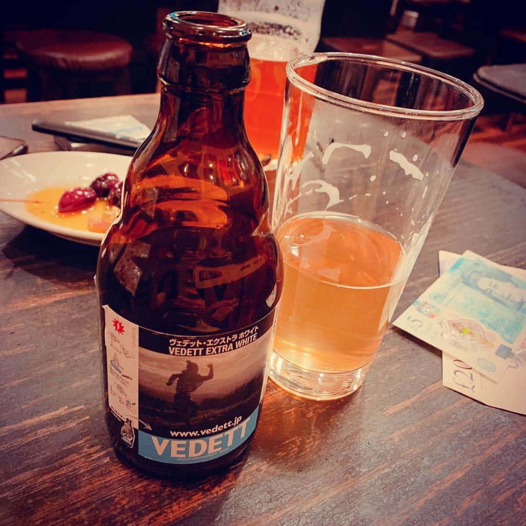 川嵜美佳さんのインスタグラム写真 - (川嵜美佳Instagram)「#beer #vedett #britishpub #happytime :)♪ #ebisu #tokyo #japan」4月11日 22時31分 - mika_kawasaki
