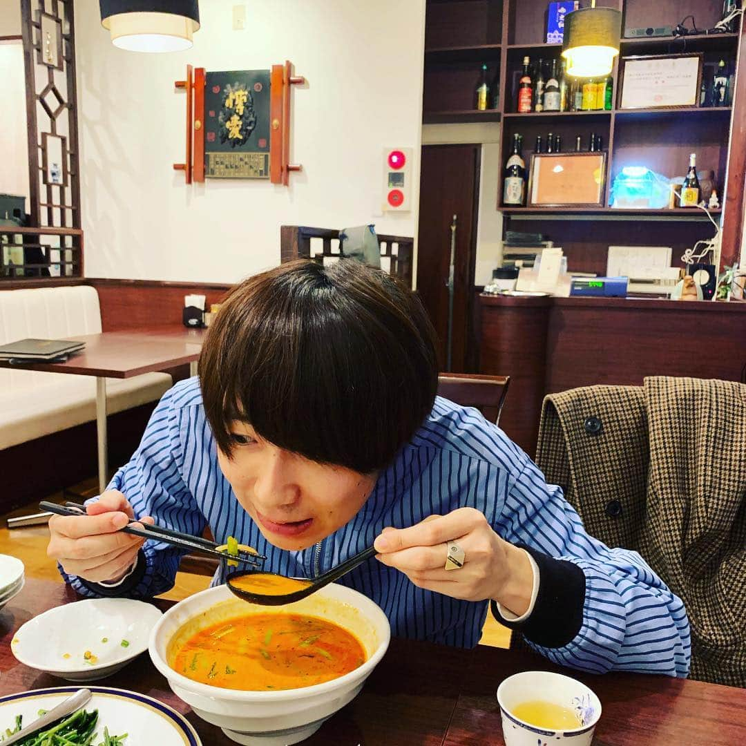 川谷絵音さんのインスタグラム写真 - (川谷絵音Instagram)「担々麺を食する。 撮影:まさおさん #インスタのネタがない」4月11日 22時39分 - indigolaend