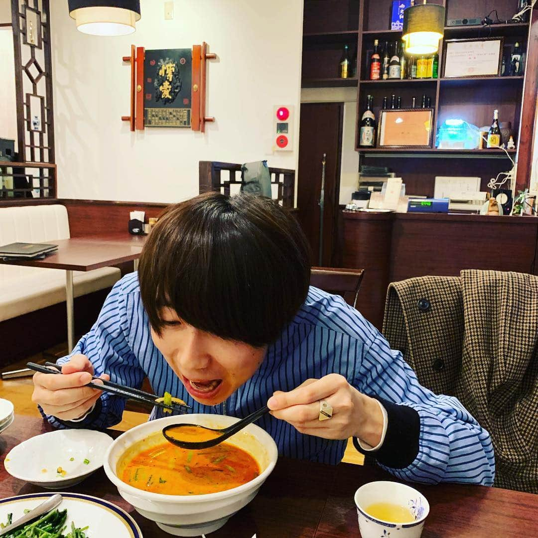 川谷絵音さんのインスタグラム写真 - (川谷絵音Instagram)「担々麺を食する。 撮影:まさおさん #インスタのネタがない」4月11日 22時39分 - indigolaend