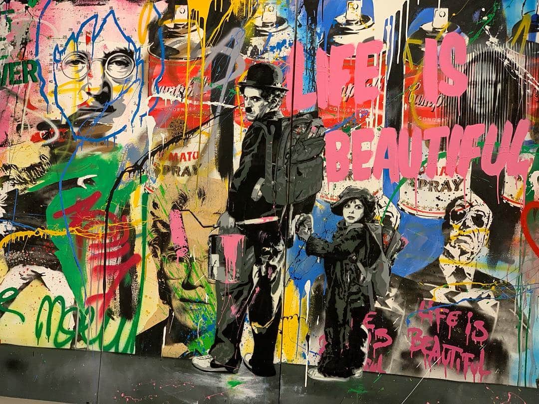 Giovanna Antonelliのインスタグラム：「Bom dia com arte!!!!!!! Adoro o trabalho desse artista #mrbrainwash 🌈」