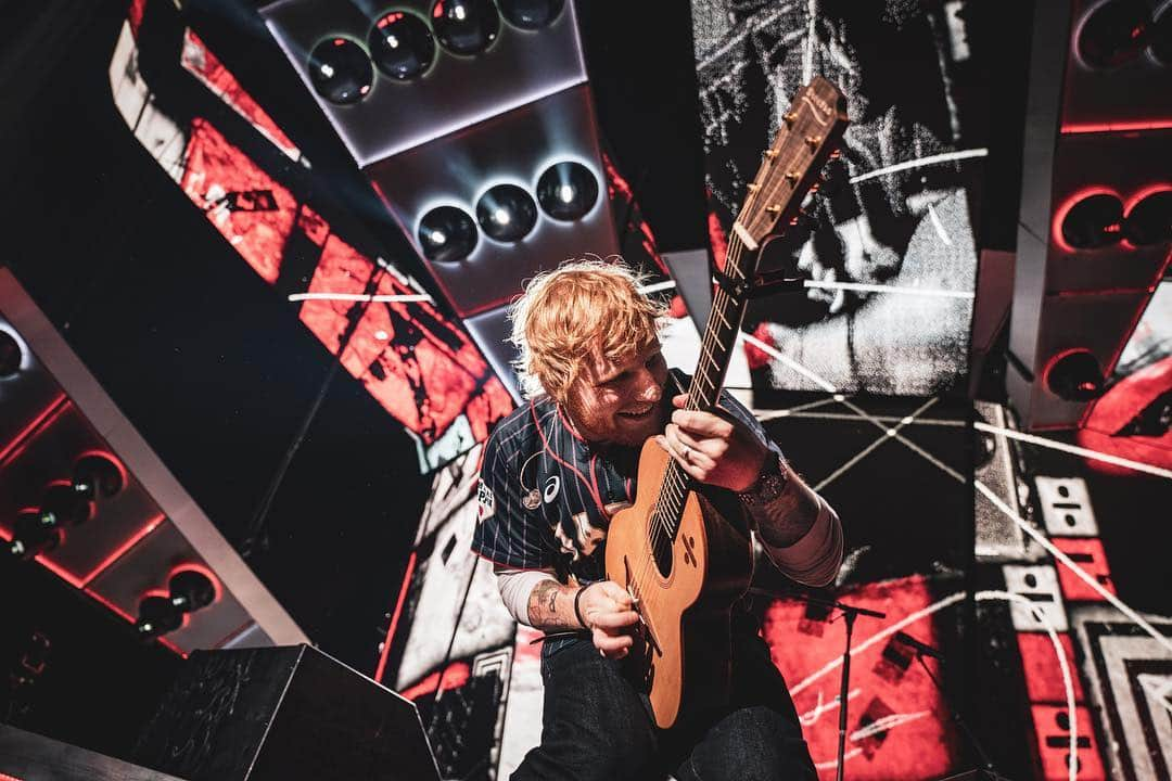 エド・シーランさんのインスタグラム写真 - (エド・シーランInstagram)「Some more shots from the Tokyo show 📸 @zakarywalters」4月11日 22時51分 - teddysphotos