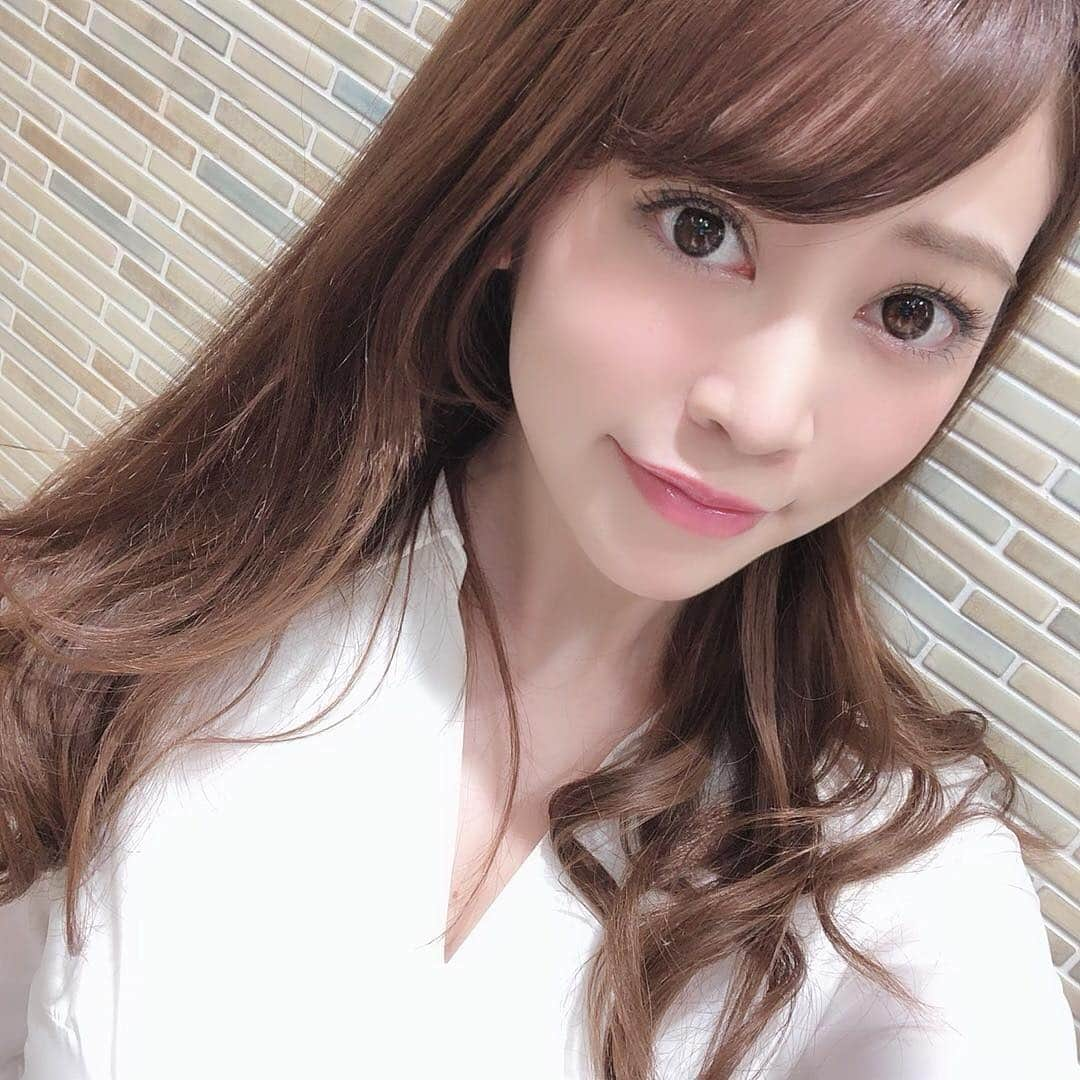 薄井美樹さんのインスタグラム写真 - (薄井美樹Instagram)「． ． 今日はオーディションだったので 白ワンピでした〜っ🌸🌸 ． アイラインは 薄めにナチュラルに💕 ． ． 明日からはとうとう岡山入り！🏁 週末レース会場で 会えるの楽しみにしていますっ🏎 ドキドキッ💓 ． ．」4月11日 22時56分 - mikiusui_211