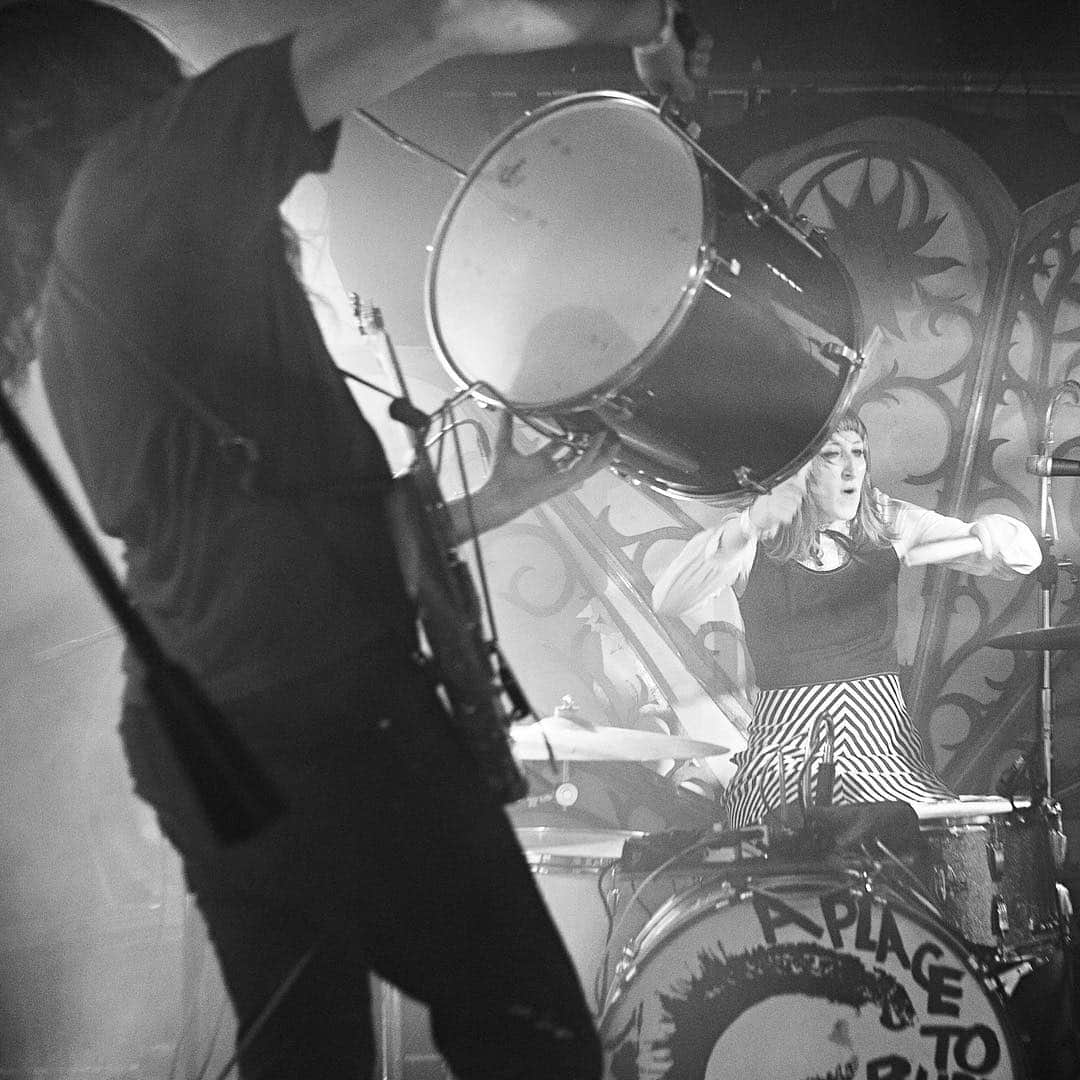 A Place to Bury Strangersさんのインスタグラム写真 - (A Place to Bury StrangersInstagram)「#knuckleheads  Photo by @weirdhours from our @bkbazaar @atlasobscura @odditiesfleamarket show last Saturday  #odditiesfleamarket #oddities #odditiesflea #curatedbyrmc #brooklyn #afterparty #aptbs #aplacetoburystrangers #oliverackermann #deathbyaudio #liabraswell #zazzy #dionlunadon #brooklynbazaar #atlasobscura #livemusic #kevincondon」4月11日 23時24分 - aptbs