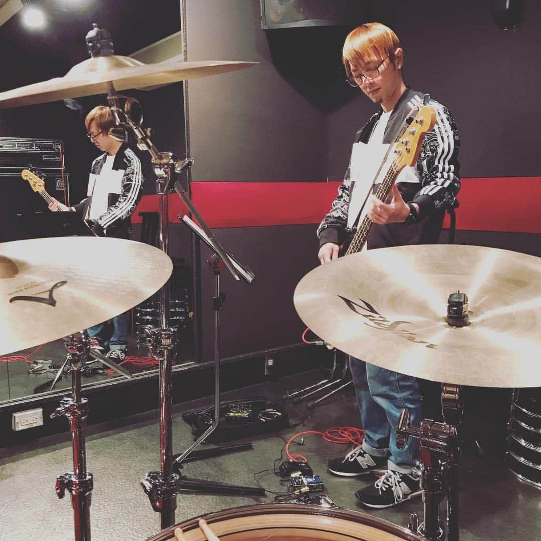 石川龍のインスタグラム：「リハーサルでした。ヤンチャレさんを盗み撮りです。 #ザチャレ」