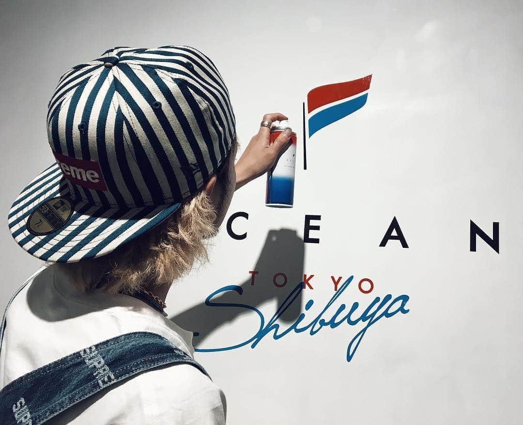 鈴木大二朗さんのインスタグラム写真 - (鈴木大二朗Instagram)「可愛いOCEANのスプレー❤️💙 デザインが可愛すぎてめっちゃいい👶🏾👏🏾👏🏾👏🏾 #oceantokyoshibuya #美容師#メンズカット#グラフィティー」4月11日 23時38分 - daijiro.s