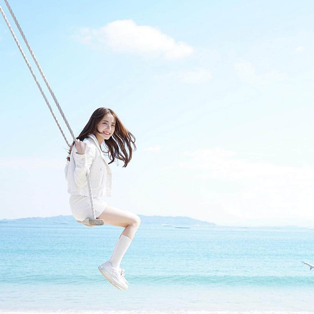 Giann Chanさんのインスタグラム写真 - (Giann ChanInstagram)「The world is a playground, and life is pushing my swing💙 . これは世界で一番美しいブランコだと思います。 . #海辺 #PalmBeach #ブランコ #糸島市 #itoshima #福岡  #Kyushu #Fukuoka #ctytravelmap」4月11日 23時44分 - chan.tsz.ying