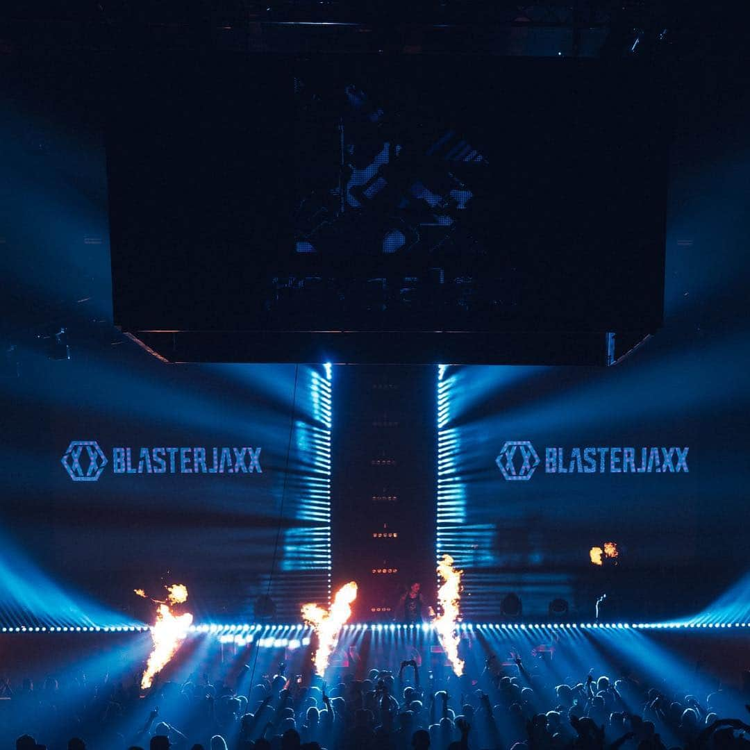 Blasterjaxxさんのインスタグラム写真 - (BlasterjaxxInstagram)「Who’s ready for new music?!! 🔥 Last weekend in Sweden was crazy! Road tested many new tracks, about to release in the next months. Thanks @revealedrec and @lmgoutfly for having us and @hardwell for the hangover」4月11日 23時48分 - blasterjaxx