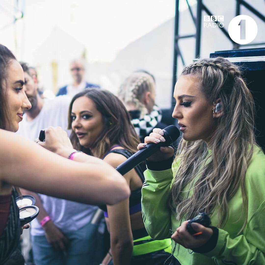 BBC Radioさんのインスタグラム写真 - (BBC RadioInstagram)「That moment when Jade ripped her trousers just before @littlemix were due on stage at Big Weekend 2017 😂😂」4月11日 23時49分 - bbcradio1