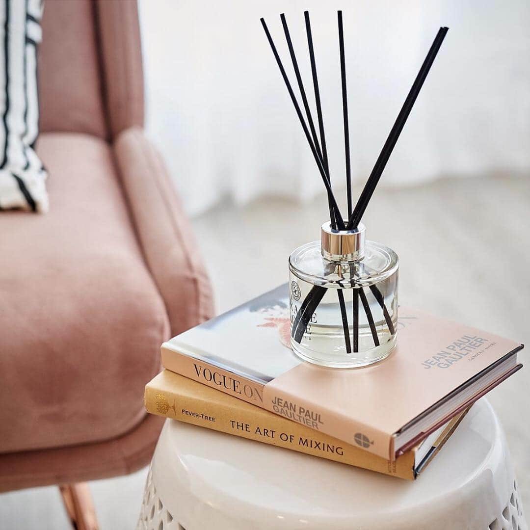 Grace Coleさんのインスタグラム写真 - (Grace ColeInstagram)「@decoruminteriordesign showing how the @gracecoleltd diffuser can add a touch of glamour to your home #regram  #homestyle #homeinspo #decor #interior #interiordesign #interiorinspiration #instahome #diffuser #homefragrance #homedetails」4月11日 23時56分 - gracecoleltd