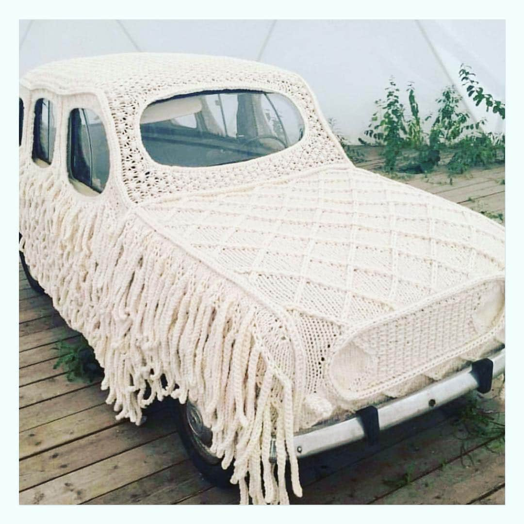 サーフバザーさんのインスタグラム写真 - (サーフバザーInstagram)「Crochet my ride #crochet #crafty #textile . . #surfbazaar #bazaarworld #bazaarshop #montauk」4月11日 23時57分 - surfbazaar