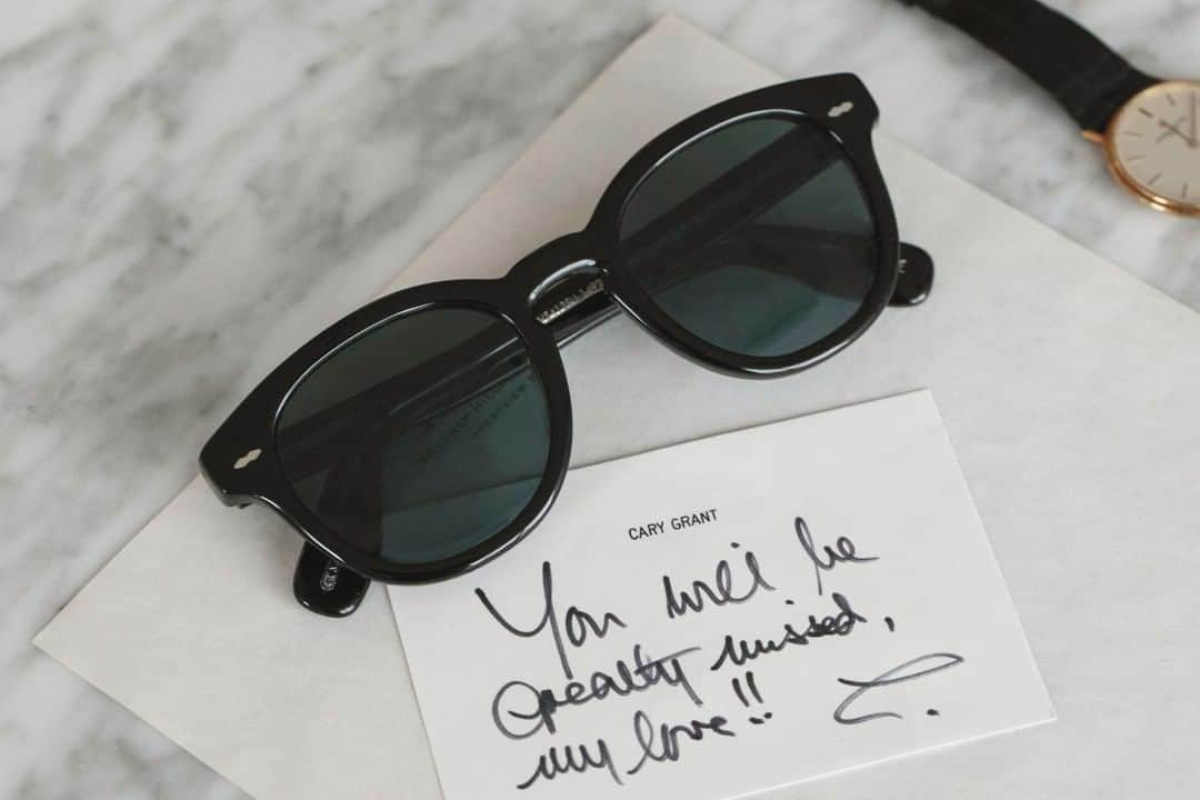 オリバーピープルズさんのインスタグラム写真 - (オリバーピープルズInstagram)「While designing the Cary Grant collection, it was Grant's personal mementos that helped craft the specific details of the frame such as the handwritten letter like the one captured here. Cary would write handwrite notes for his family members in hidden places only they would find.」4月12日 0時00分 - oliverpeoples