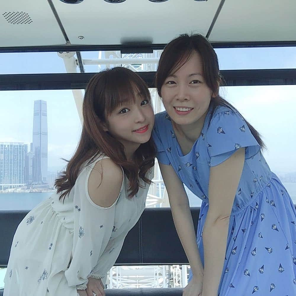 くぼたみかのインスタグラム：「We may be born in different countries and have no blood connections but there is nobody whom I can relate more than you. And it’s nice to know you feel the same. Love you so much Joanne you’re my best friend and always my sister❤️💋 come move to Japan I can wait.lol 香港の家族Joanne、らぶ❤️ #hongkong #family #香港」