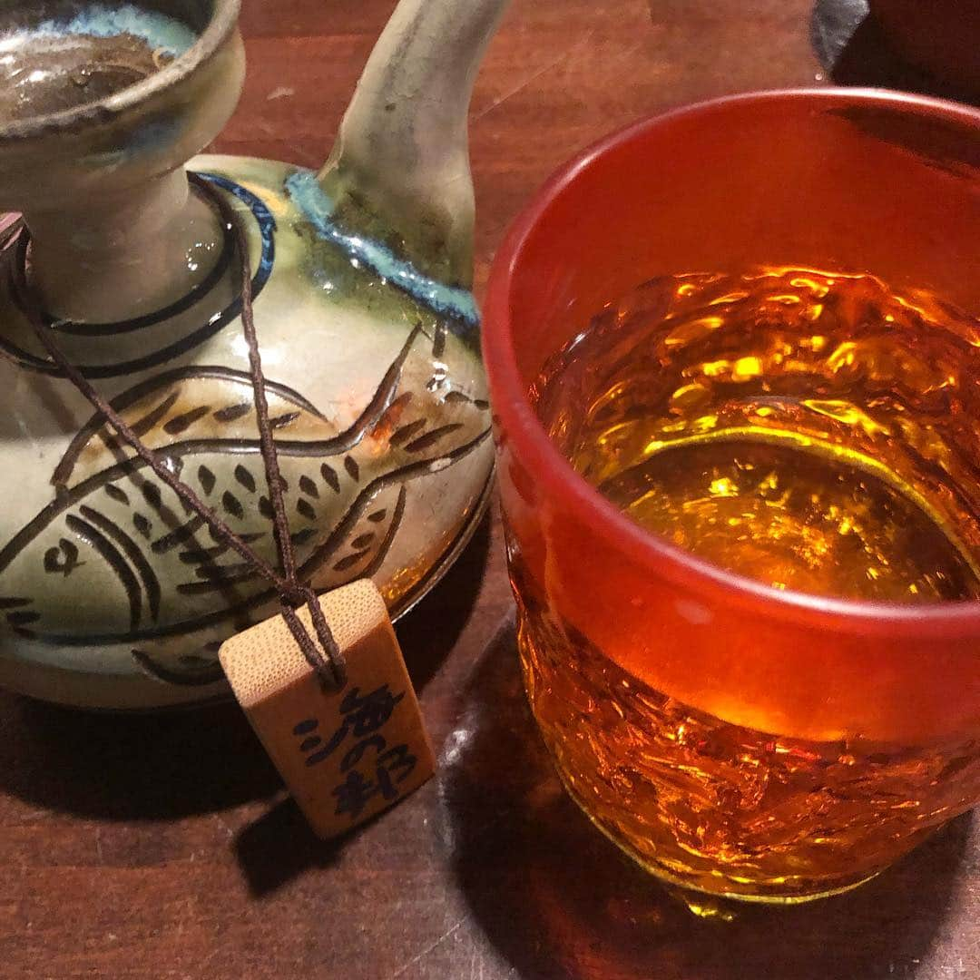 坪井ミサトさんのインスタグラム写真 - (坪井ミサトInstagram)「. . 沖縄居酒屋🏮 . おかぁーさんが素敵すぎてホッコリ🥰 お魚の天ぷらが衝撃的！旨味が凝縮🐟 . そして最後は思わぬ手作りピアスのプレゼント🎁 女子力高い🥺 . 楽しい時間をありがとう〜💕 . . #沖縄居酒屋 #沖縄 #沖縄料理 #泡盛 #ハンドメイド #ハンドメイドピアス #かわいすぎる #happy #野球 #野球女子 #friend #fitness #fitnessgirl #めんそーれ」4月12日 0時14分 - misato1030