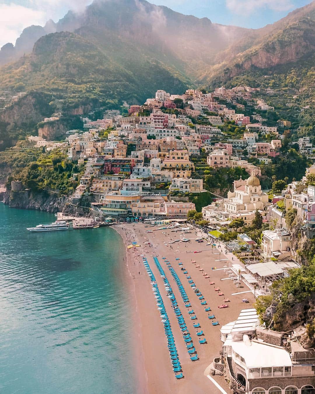 Stephanie Sterjovskiさんのインスタグラム写真 - (Stephanie SterjovskiInstagram)「Let me just be a cliche for a moment and say “take me back to Positano” ✈️😭 So many of you have asked about @nealjolly selling his photos as prints for our shop and let’s just say we’ve got some fun plans coming up!! You’ll be seeing some pop up in our *Vision Walls* collage kits launching soon on @forsuchatimeshop too! A collection mix of typography, graphics, art and photography. All of the mediums we love to create. ✨ #forsuchatimeshop #visionwalls #positanoitaly #wallart」4月12日 0時19分 - stephsjolly