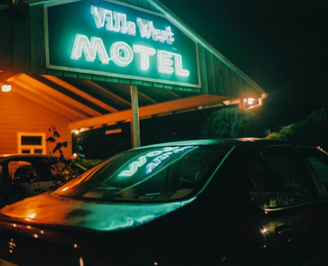 柏田テツヲさんのインスタグラム写真 - (柏田テツヲInstagram)「Motel  #filmphotography  #film #motel  #travel  #filmphotographic #kodak  #portra400 #photobook #フィルム #motelregister」4月12日 0時33分 - tetsuokashiwada