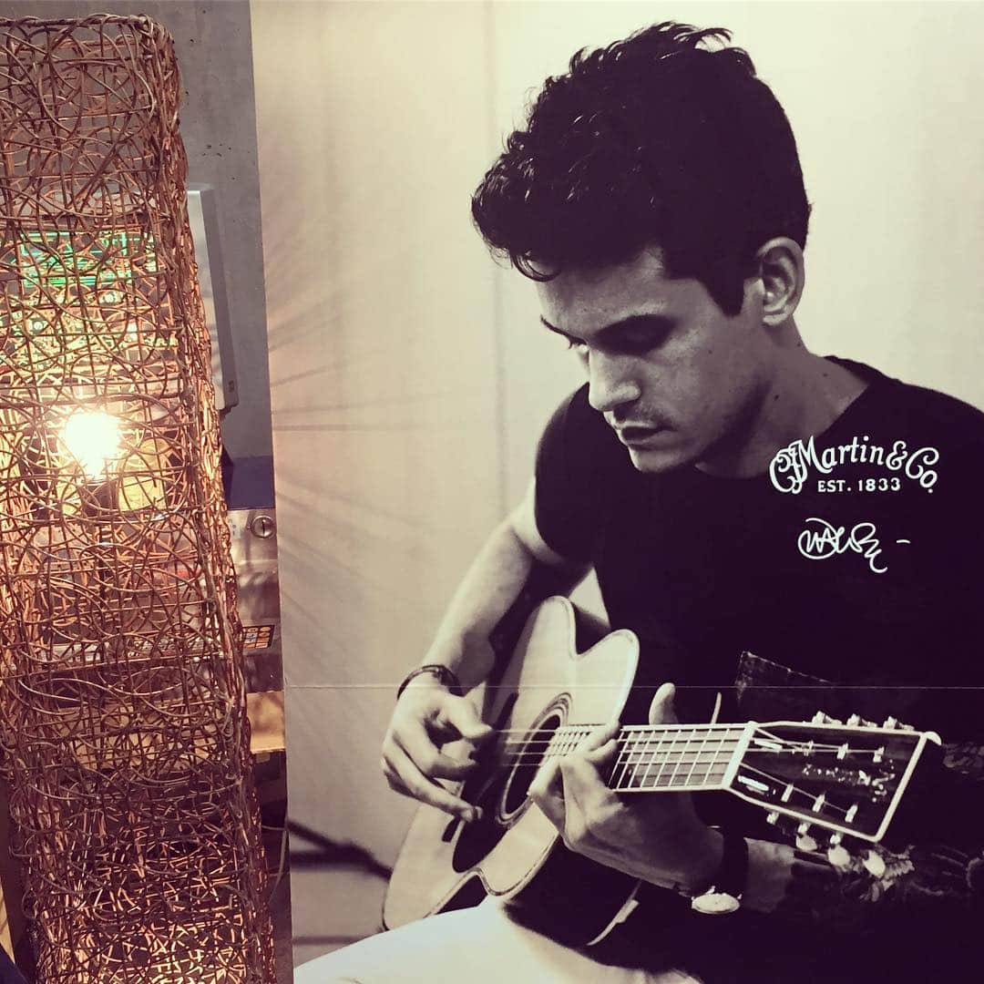 岡村有里子さんのインスタグラム写真 - (岡村有里子Instagram)「John Mayer Day 2 彼の甘い歌声に、そしてギタープレイに。 様々な感情を動かされた2日間でした。 終わってしまったぁ…😢 #johnmayer #ジョンメイヤー #budokan」4月12日 0時38分 - yuriko_okamura