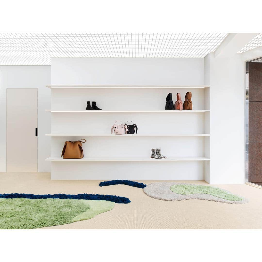 Acne Studiosさんのインスタグラム写真 - (Acne StudiosInstagram)「Inside the #AcneStudios Shibuya store in Tokyo, newly re-opened as a new accessories space. Discover the new store concept at 東京都渋谷区神南1-10-8.」4月12日 0時40分 - acnestudios