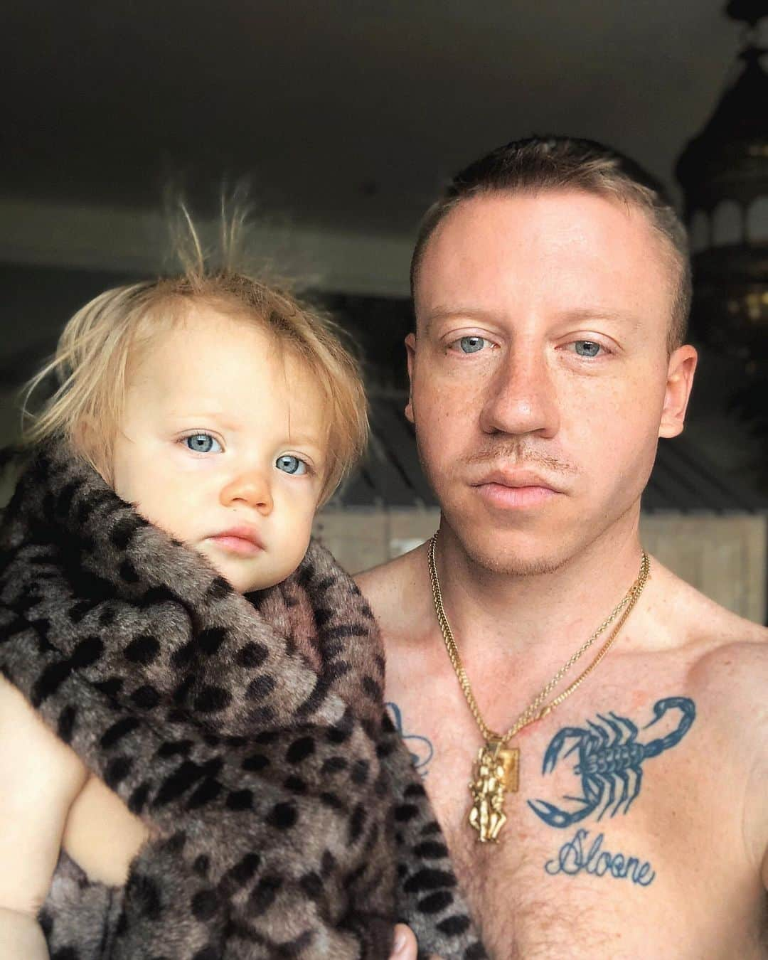 マックルモアーさんのインスタグラム写真 - (マックルモアーInstagram)「Good morning...from me and the lil homie」4月12日 0時54分 - macklemore