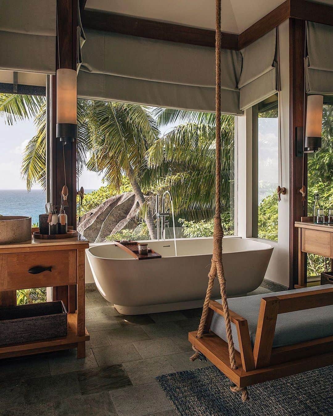 BEAUTIFUL HOTELSさんのインスタグラム写真 - (BEAUTIFUL HOTELSInstagram)「Situated on a lush private island, Six Senses Zil Pasyon features 30 pool villas, endless outdoor excursions, and three unique restaurants. Despite that—we won't judge you for ordering room service and spending a couple of hours in this breathtaking bubble bath 😉 Tag someone who's dreaming of Seychelles! (📷: @inbedwith.me📍: Six Senses Zil Pasyon, Seychelles)」4月12日 1時01分 - beautifulhotels
