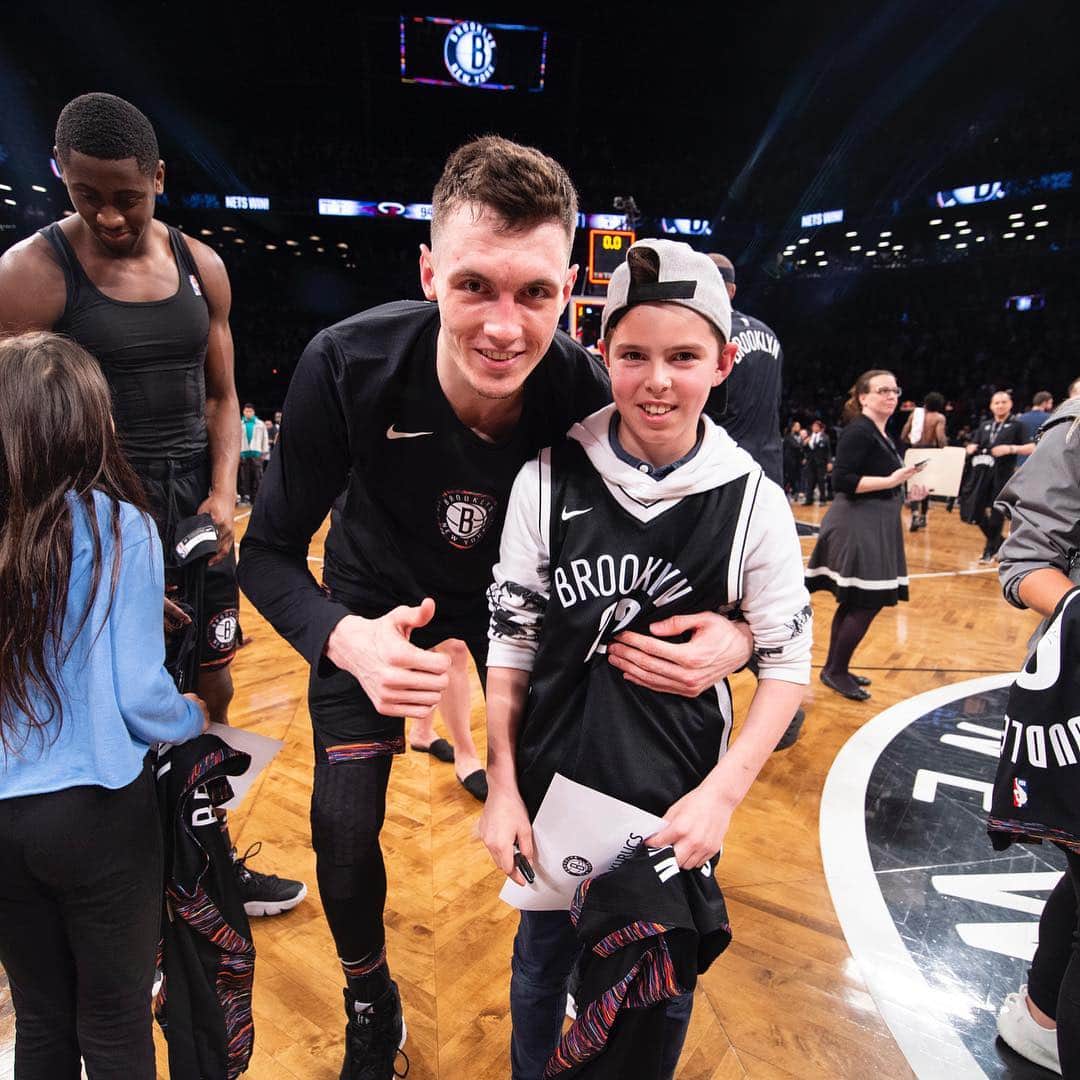 Brooklyn Netsさんのインスタグラム写真 - (Brooklyn NetsInstagram)「Nothing without our fans. Thank you to every single one of you 🖤🖤🖤」4月12日 1時14分 - brooklynnets